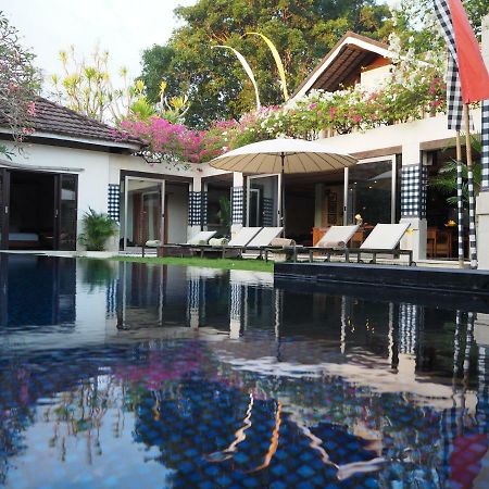 Pronoia Beach Resort Jimbaran Buitenkant foto