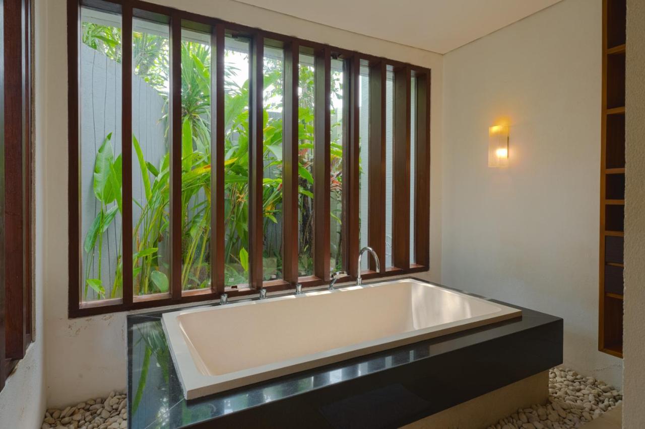 Pronoia Beach Resort Jimbaran Buitenkant foto