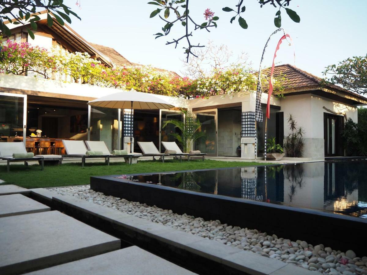Pronoia Beach Resort Jimbaran Buitenkant foto